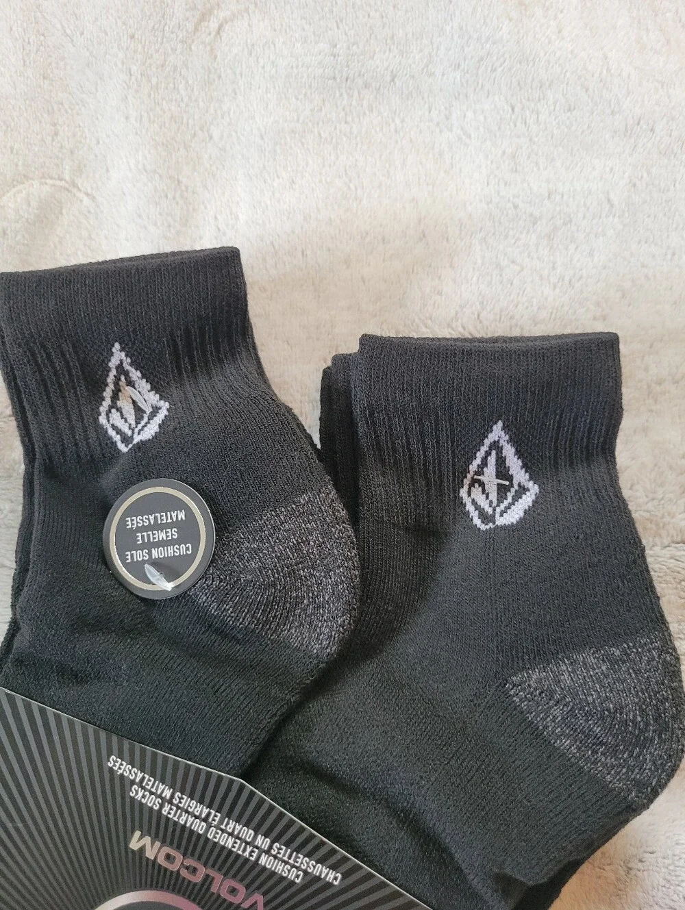 8-Pairs Volcom Mens Size 6-12 Cushioned Quarter Socks Black White Gray